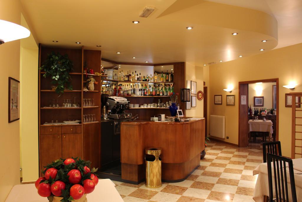 Hotel Ristorante Dotto Varago Eksteriør bilde