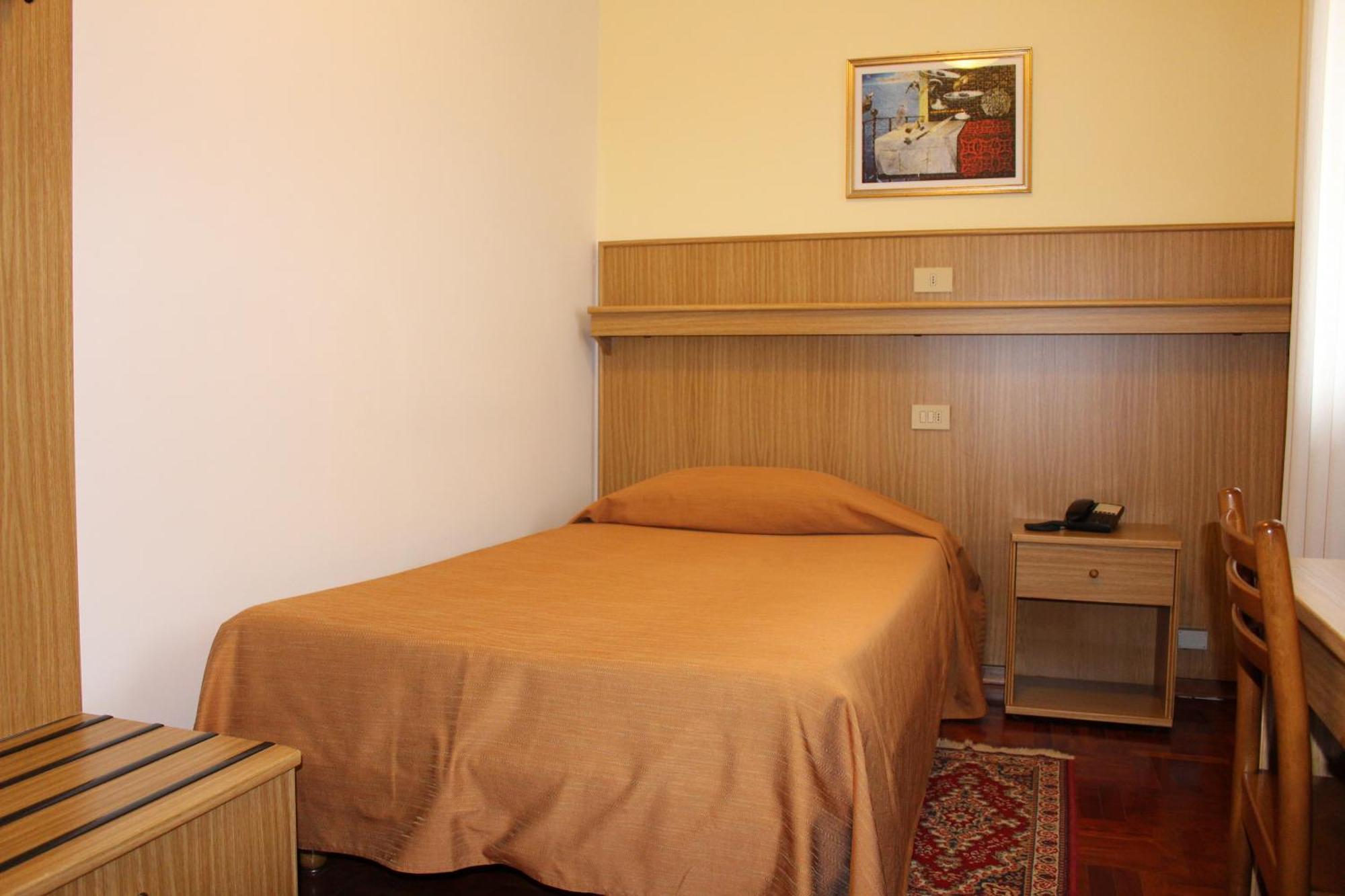 Hotel Ristorante Dotto Varago Rom bilde
