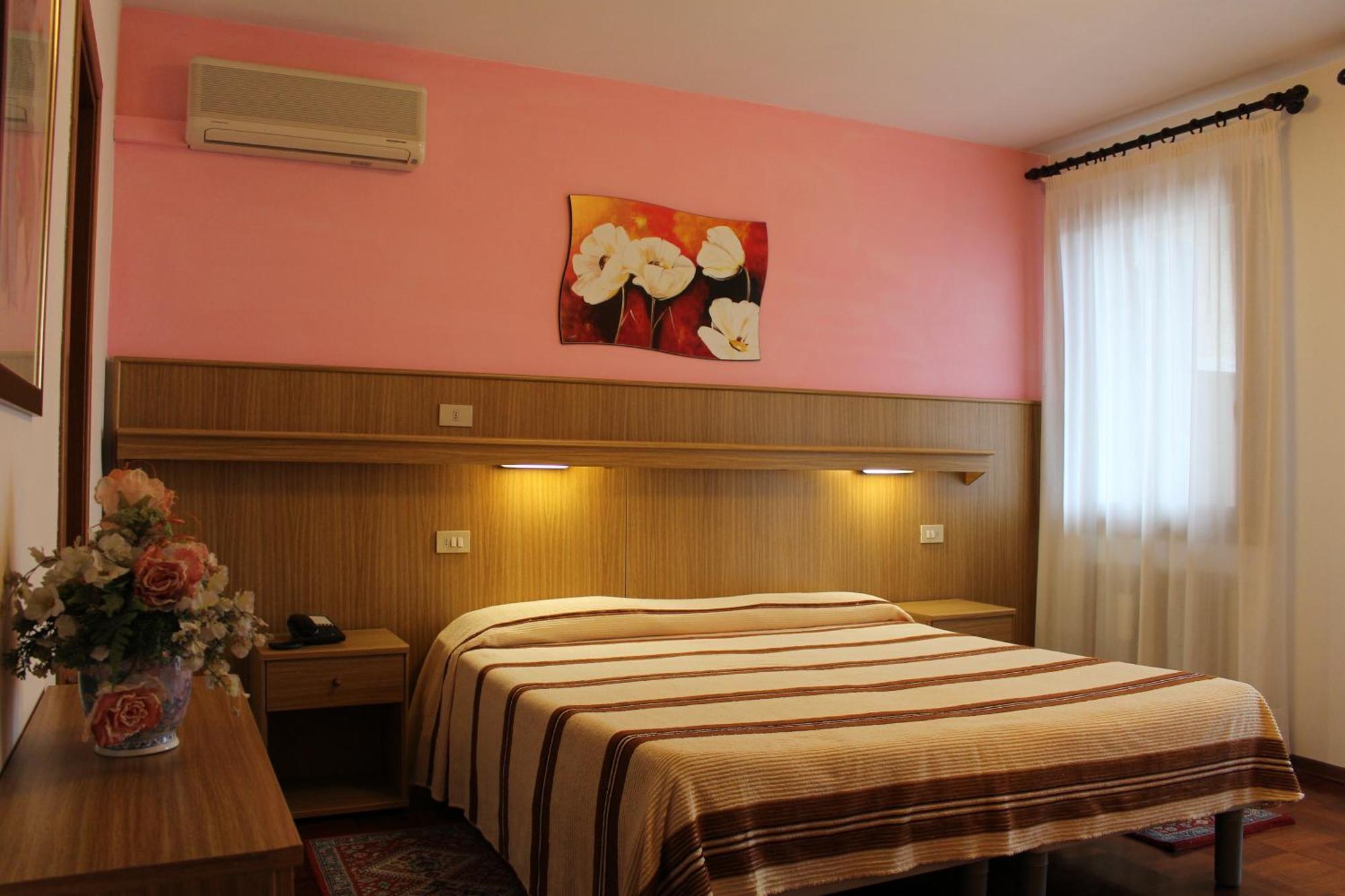 Hotel Ristorante Dotto Varago Rom bilde