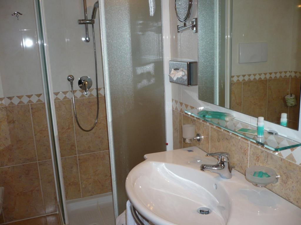 Hotel Ristorante Dotto Varago Rom bilde