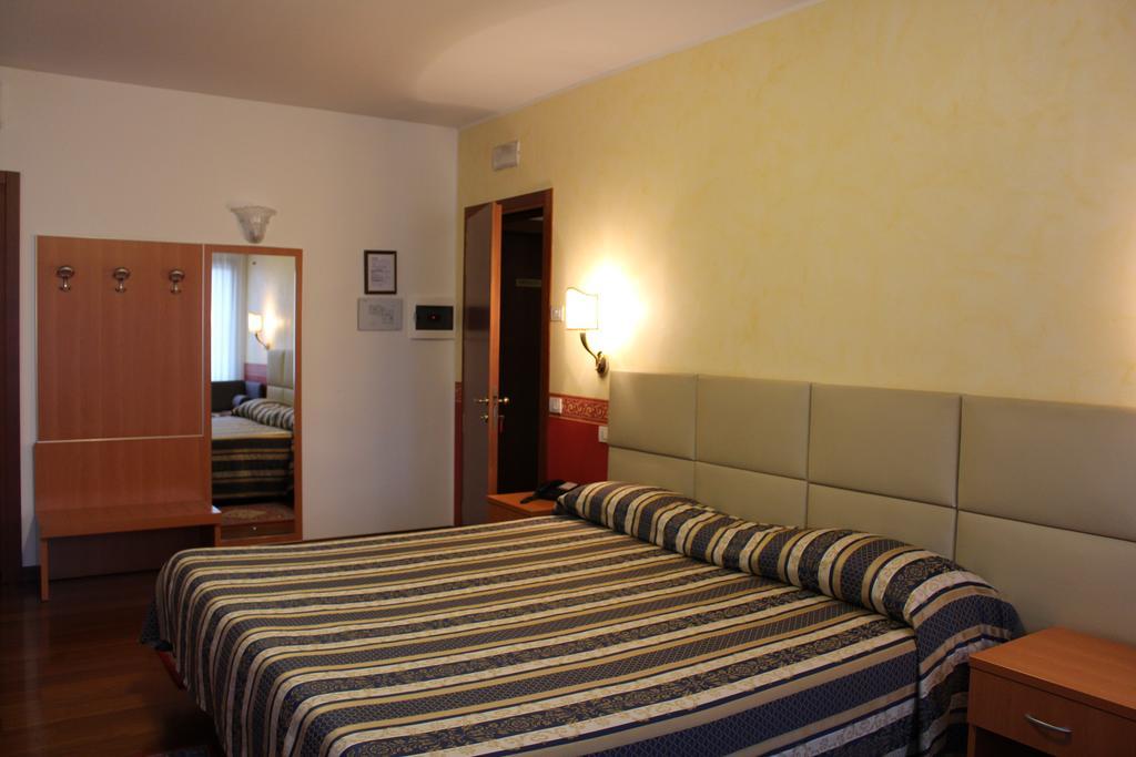Hotel Ristorante Dotto Varago Eksteriør bilde