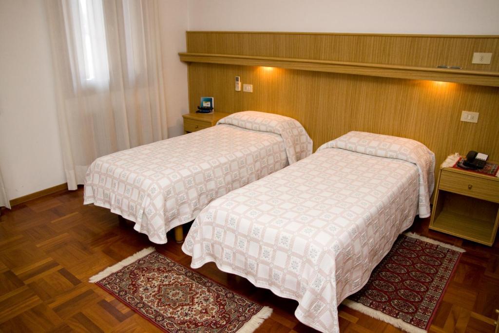 Hotel Ristorante Dotto Varago Rom bilde